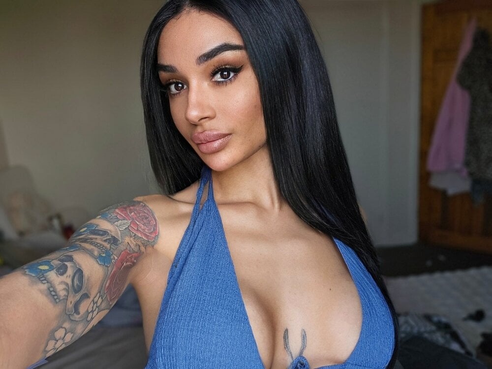 LucyMiax Chatroom