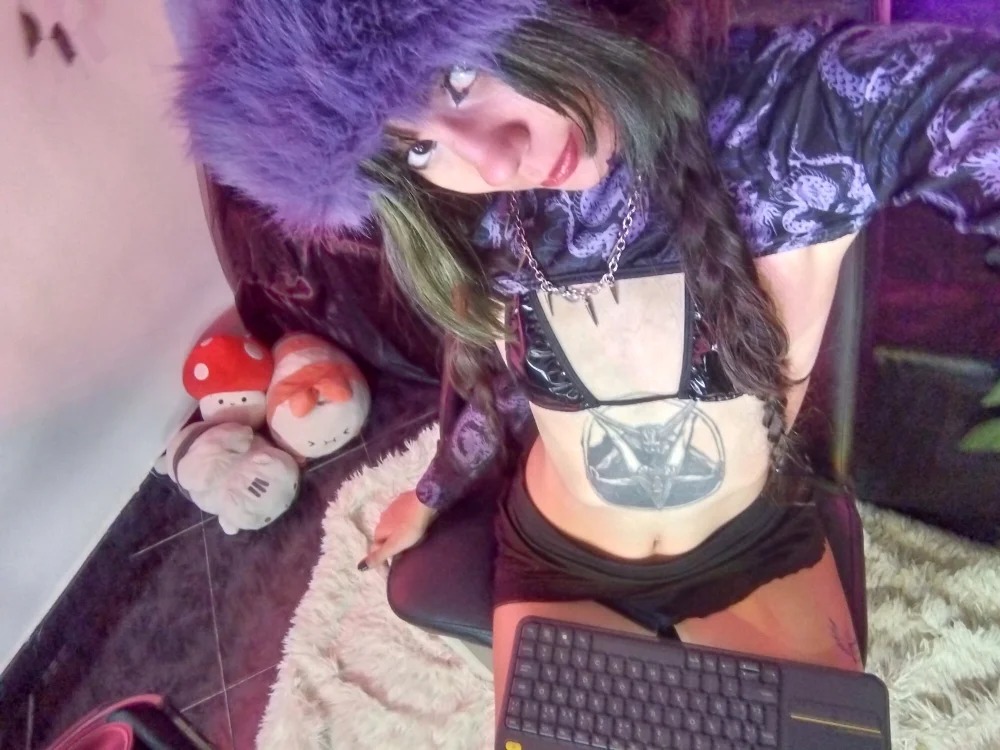Lucy_Jade Chatroom