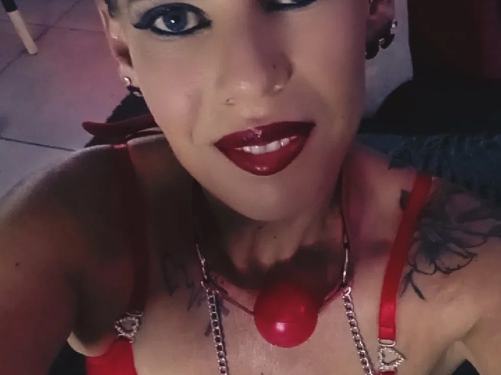 LucyxAnonymous Chatroom