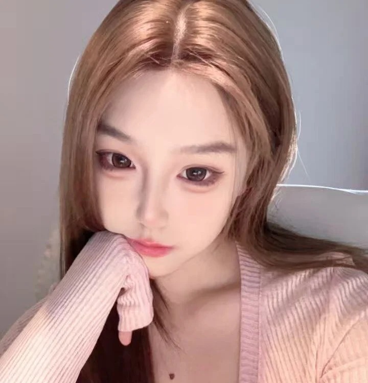 Luna--1 Chatroom