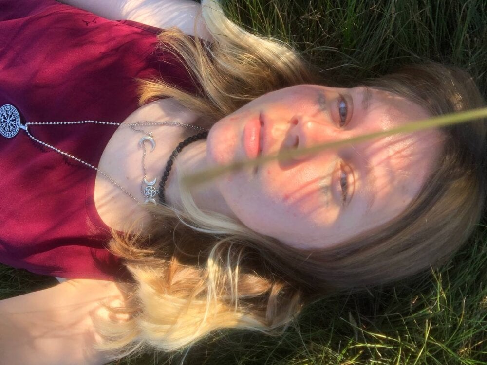 LunaVirelle Chatroom