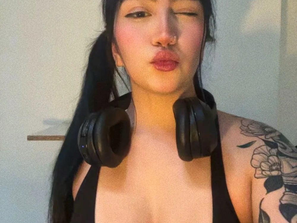 Lunaa00_ Chatroom