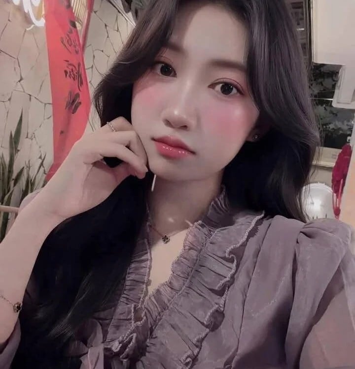 Lunaella01 Chatroom