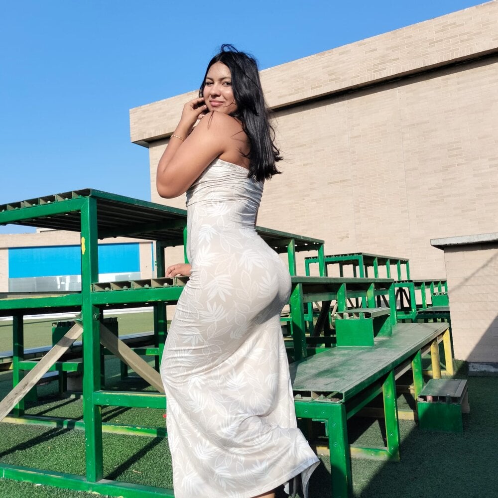 Lunagomez25_ Chatroom