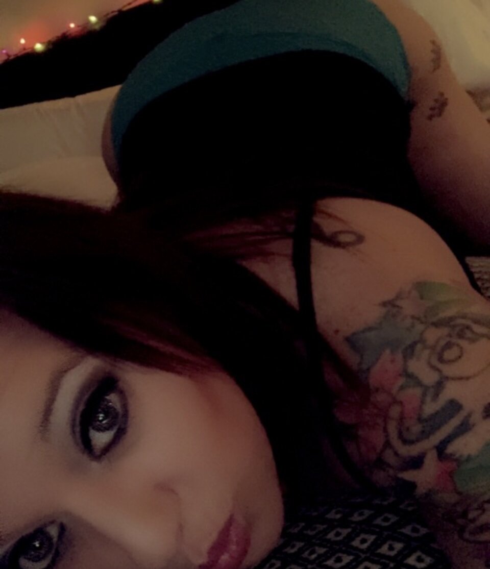 LustyNikkiSixxx Chatroom