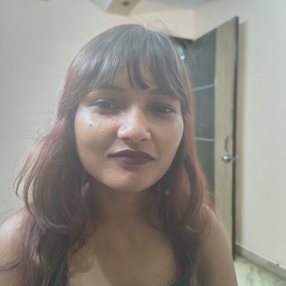 Lusty_Naina Chatroom