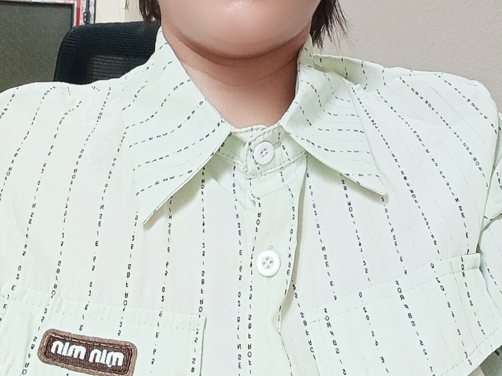 Lyna_sexy24 Chatroom