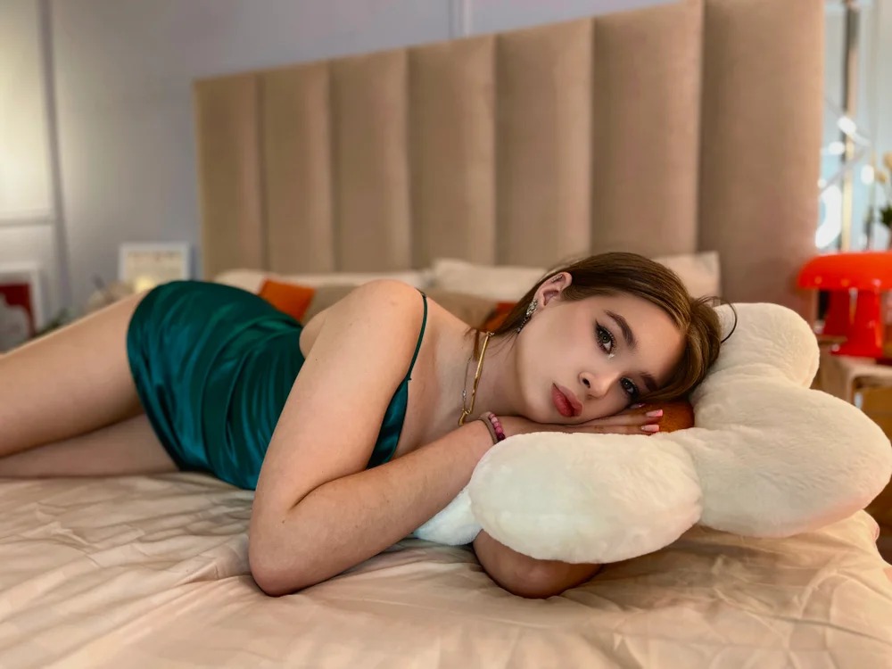 Lynn_Stone Chatroom