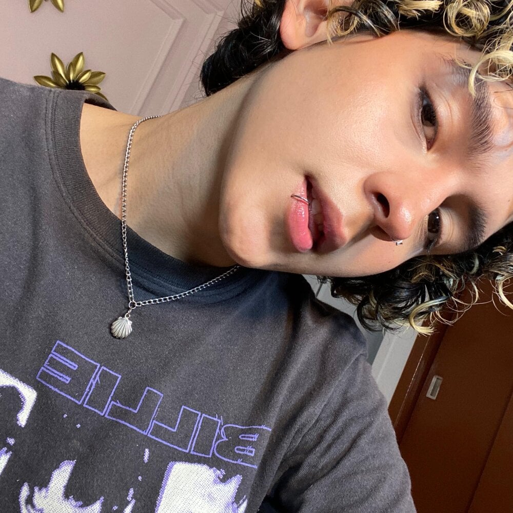 Lyric_Mirage Chatroom