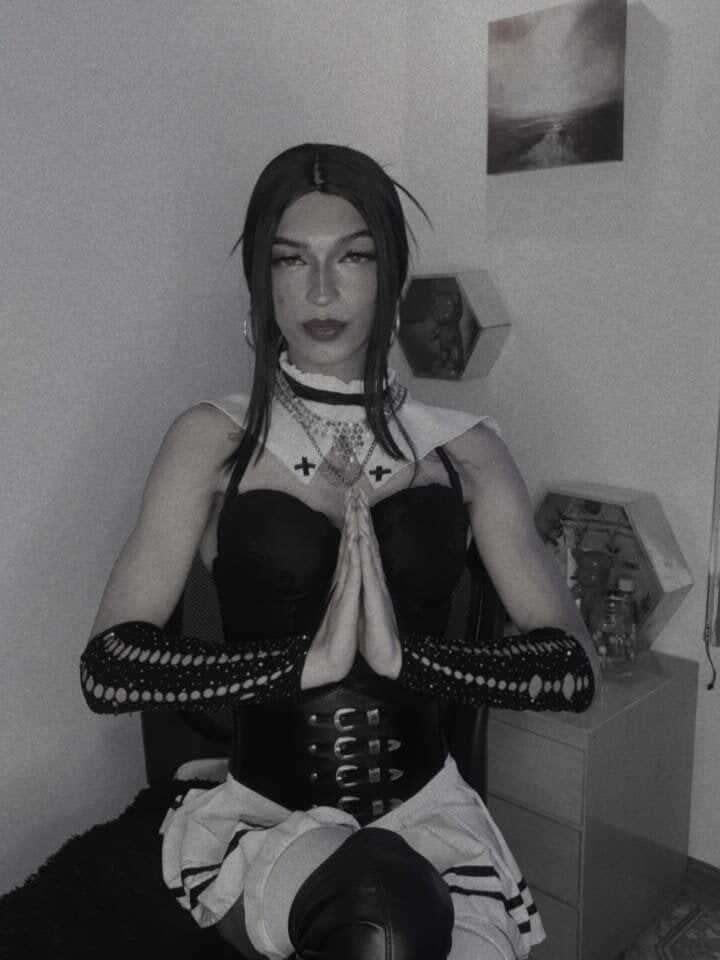 MEGHAN-QUEEN Chatroom