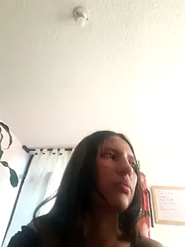 MILF_PETITE Chatroom