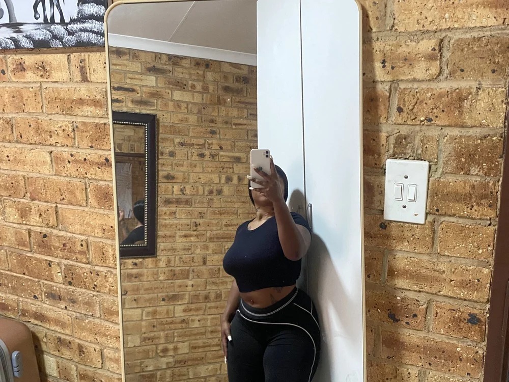 MILLIONDOLLARPUSSY95 Chatroom