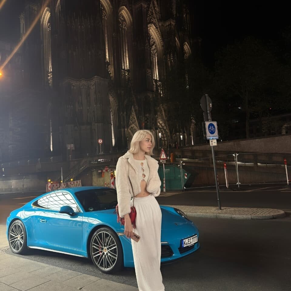 MadamBarbiee Chatroom