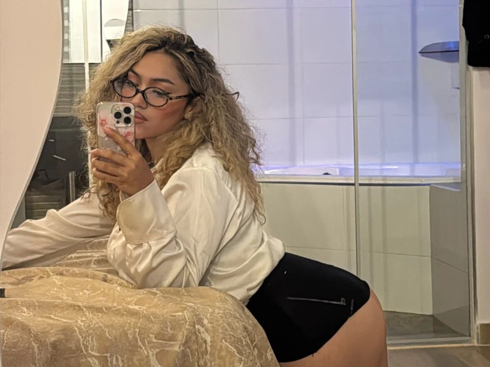 Maddy_Beluci Chatroom