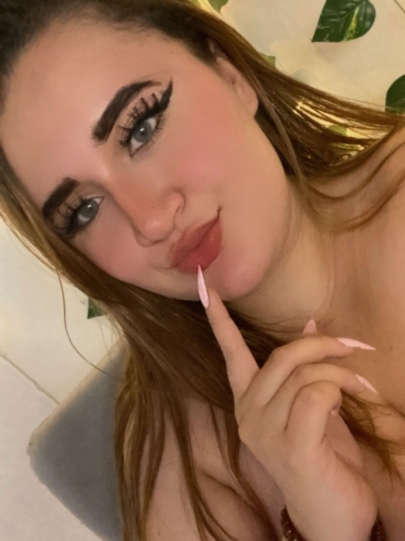 Maddy_Luu Chatroom