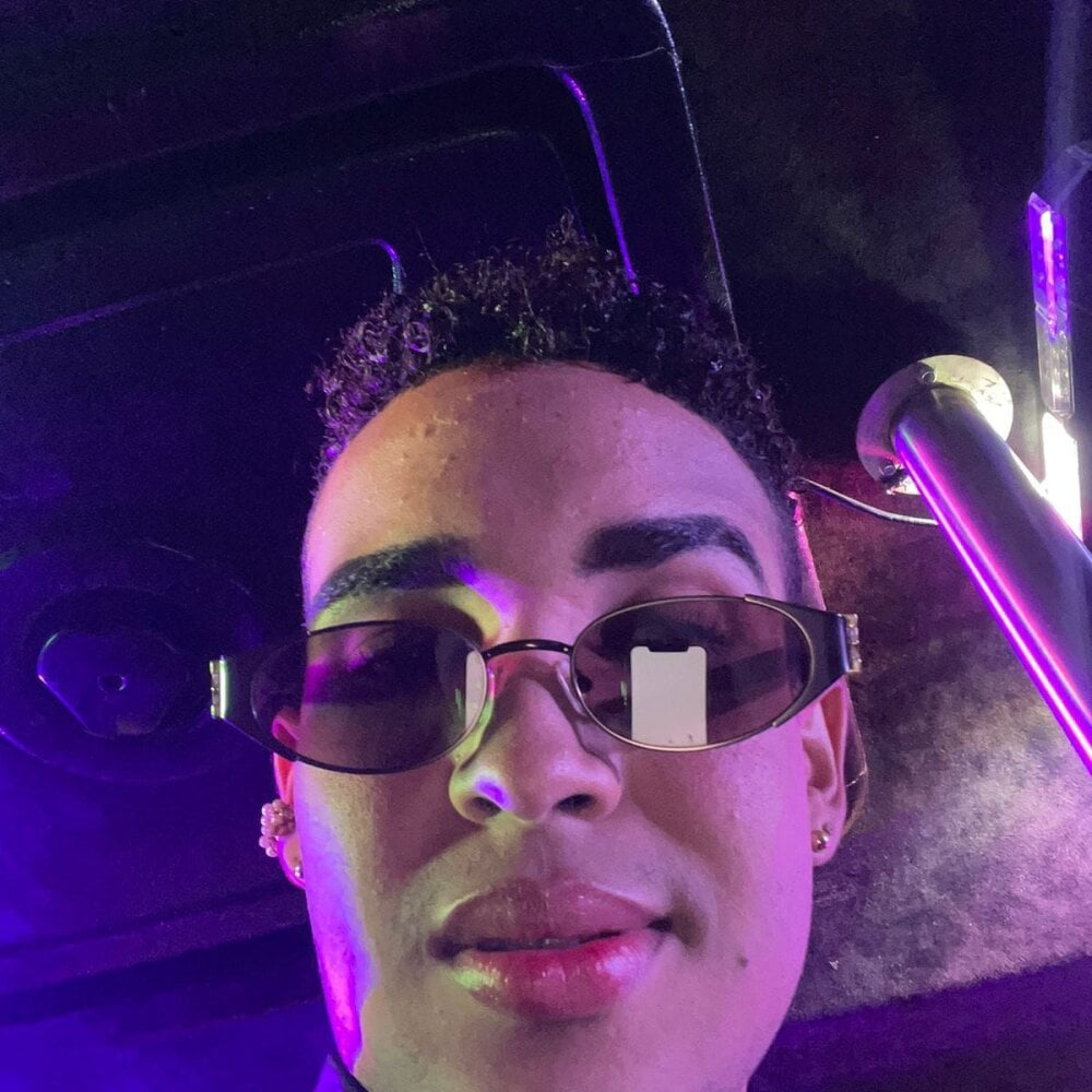 Marcuszion_XX Chatroom