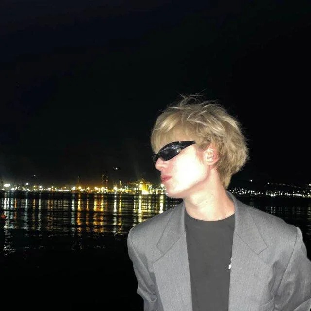 Mark_Ian_ Chatroom