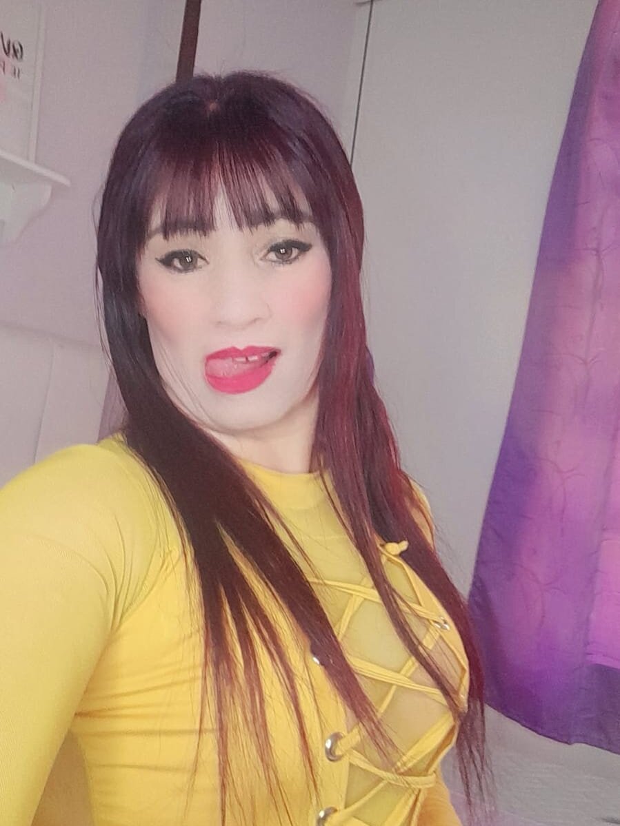 Martina-Diaz- Chatroom