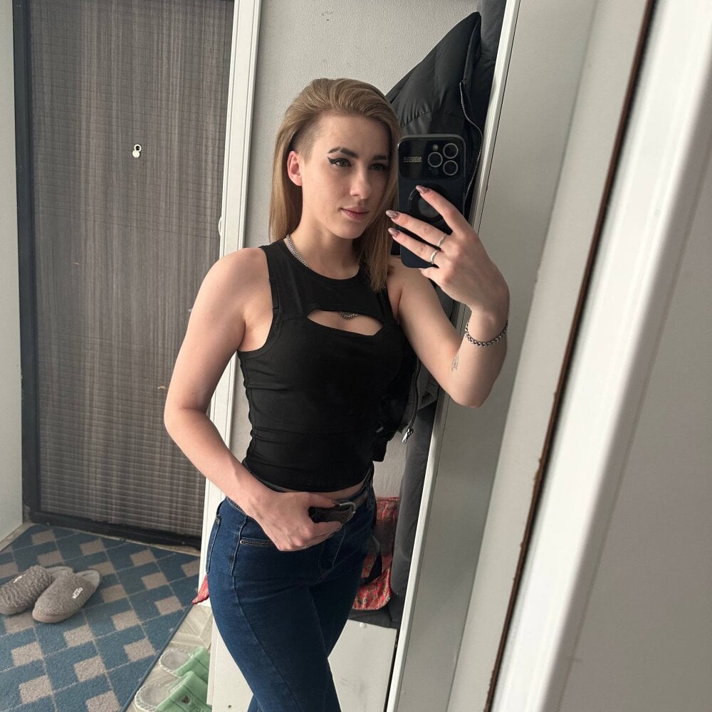 Mary_12 Chatroom