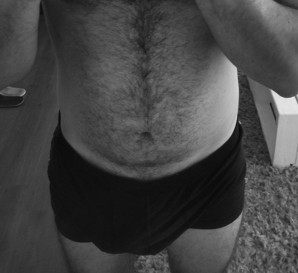 Masked-hairy-sissy Chatroom