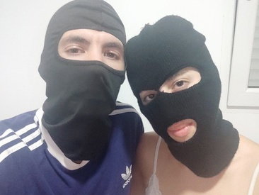 maskedyoungcouple