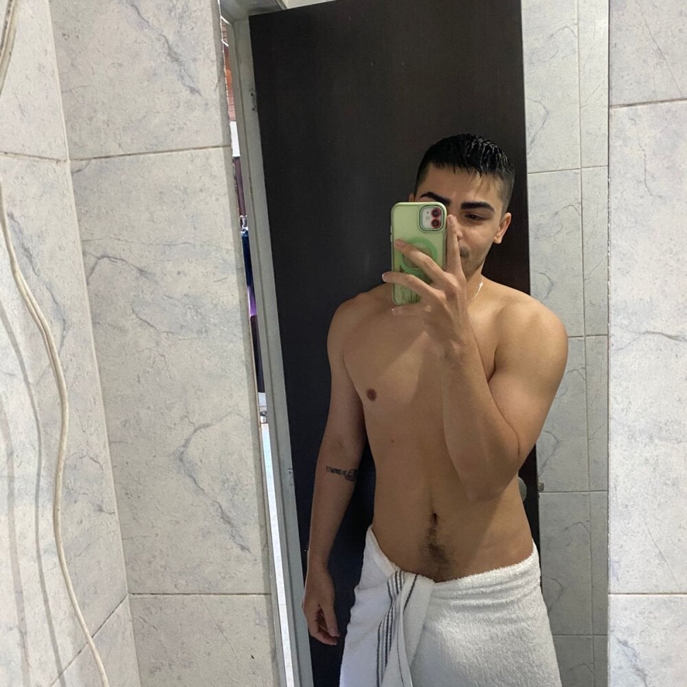 Mason_grey Chatroom
