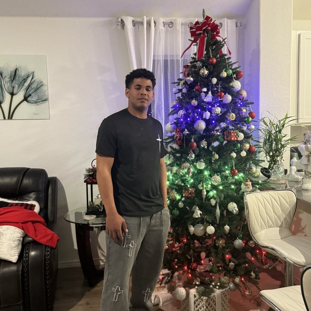 MaterialGolan Chatroom