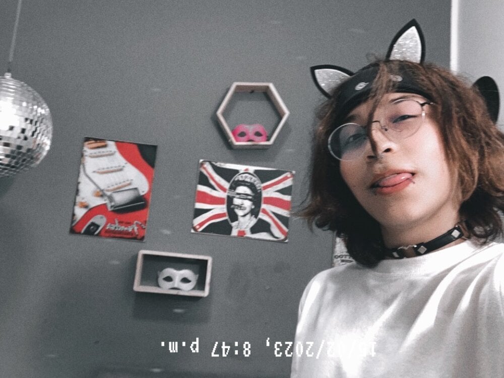 Matthew__Strawberry Chatroom