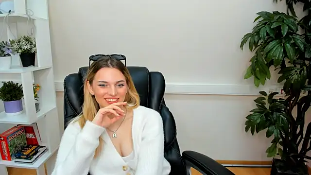 MattieAndrews Chatroom