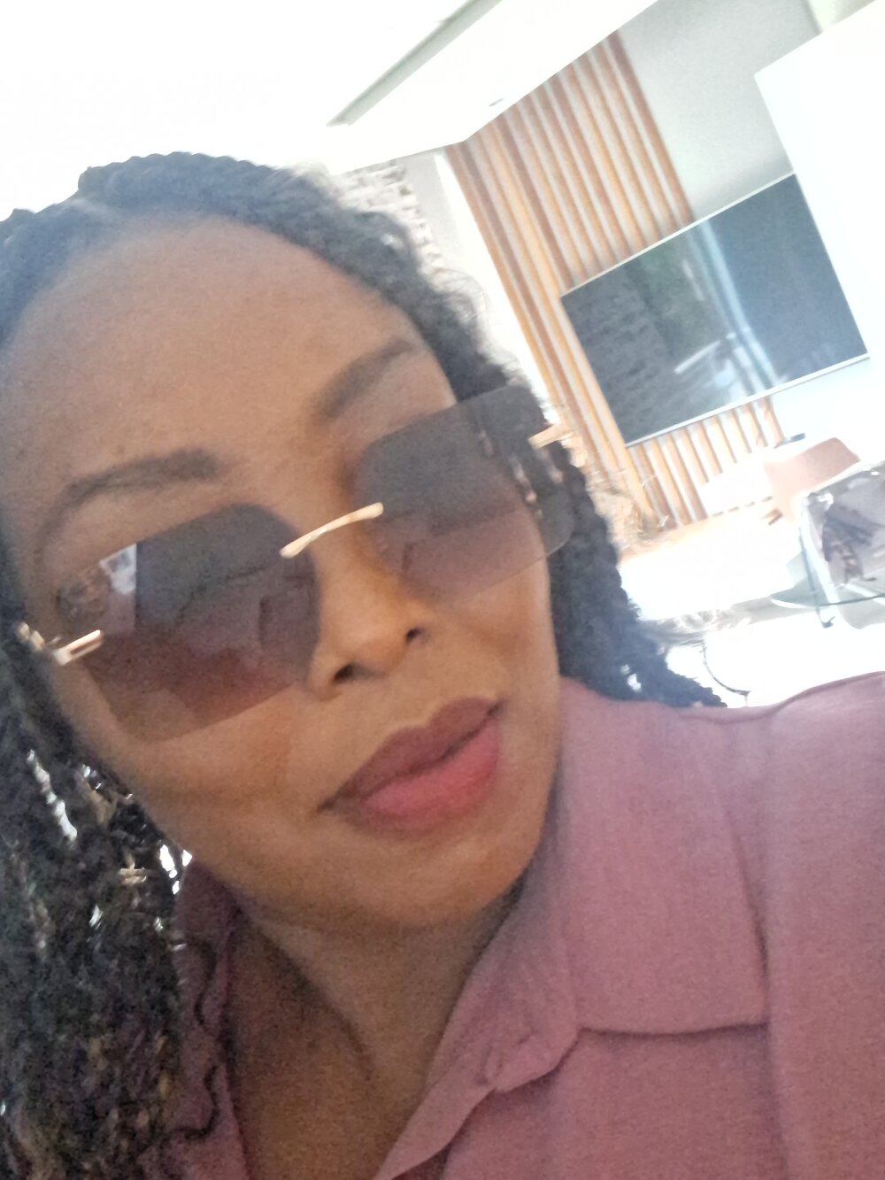 MatureBustyAngiexx Chatroom