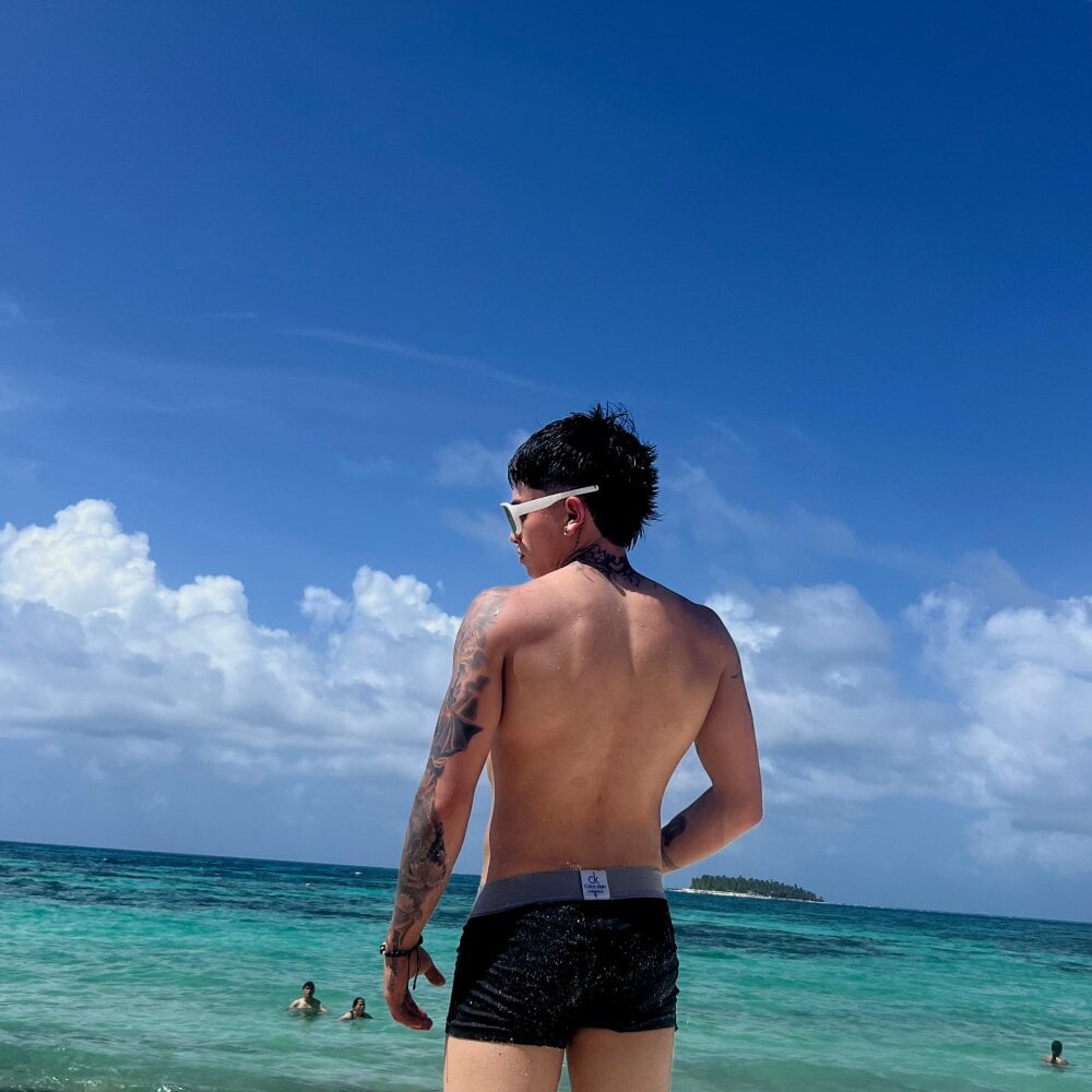 Maximo_DeLa_Rosse Chatroom