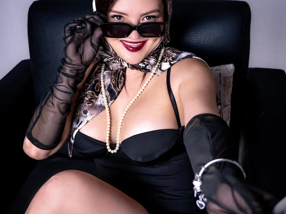 Maxine_Blue Chatroom