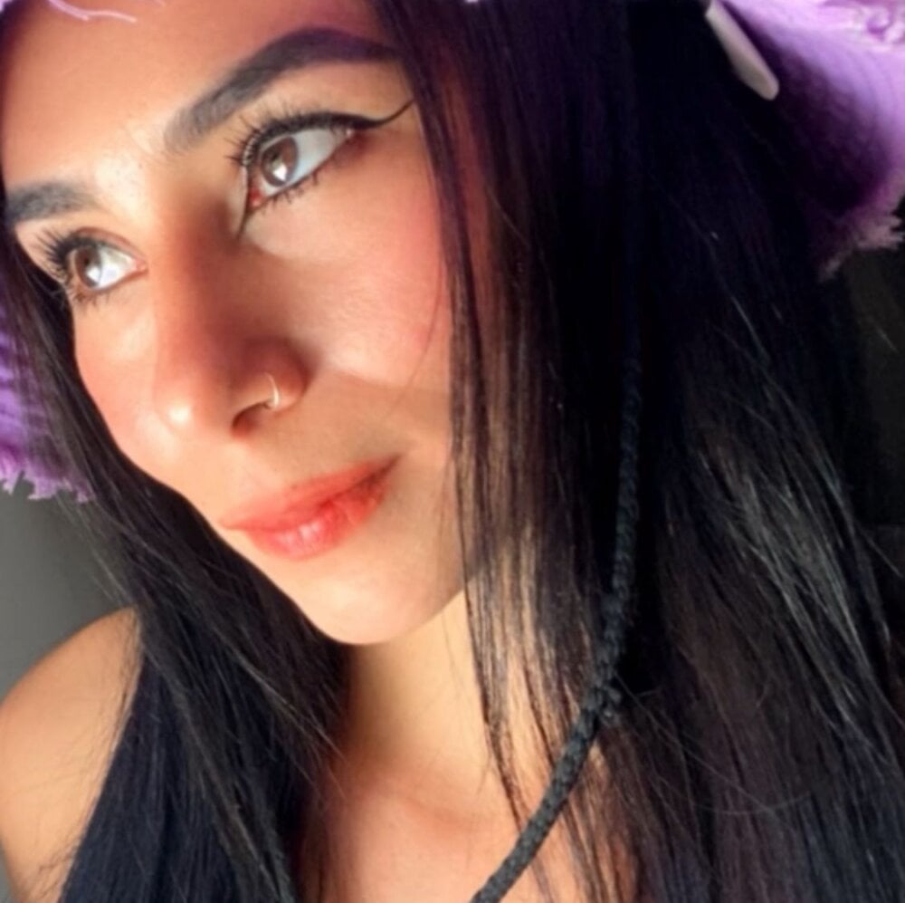 May-Clanfort Chatroom