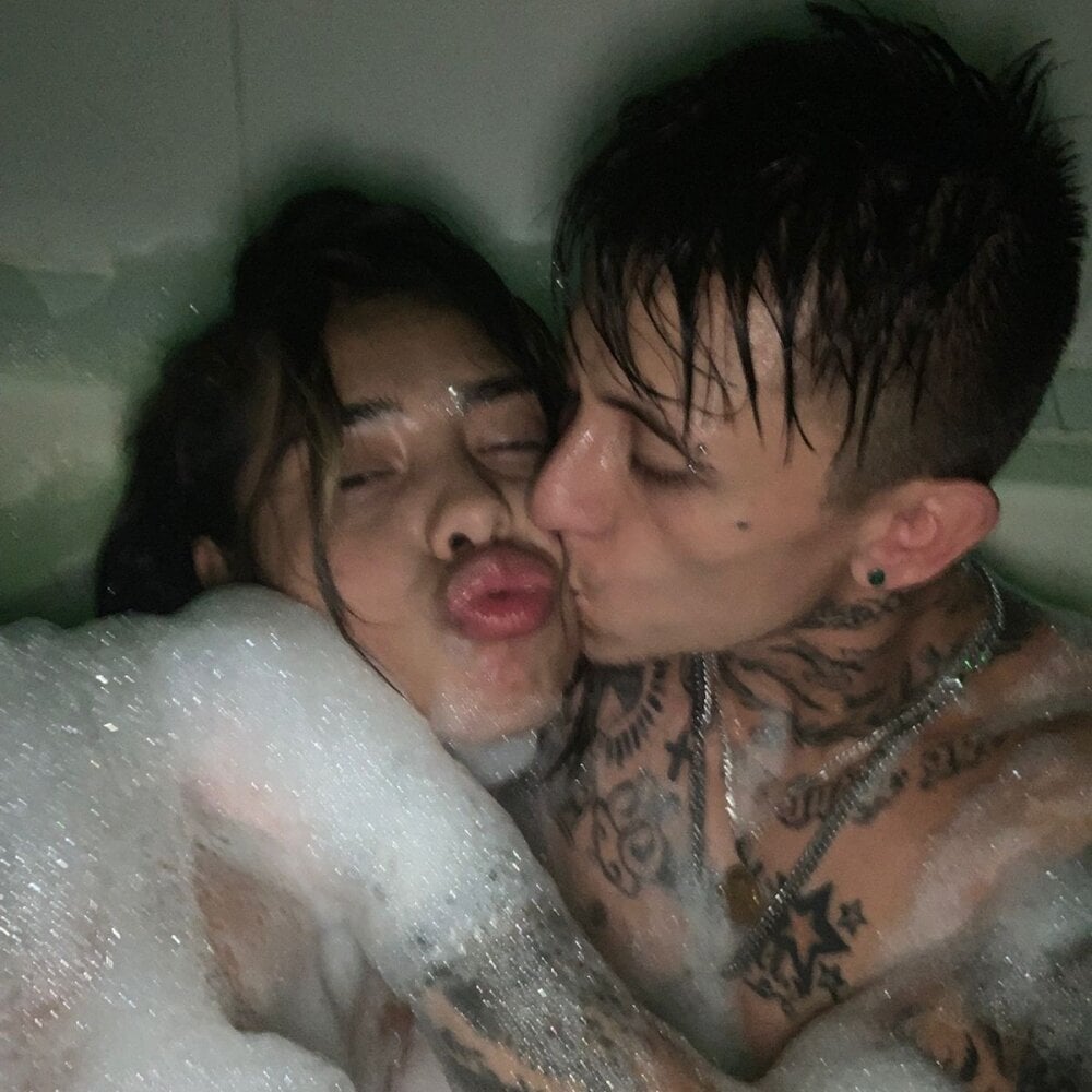 MeganAndMax@xh Chatroom