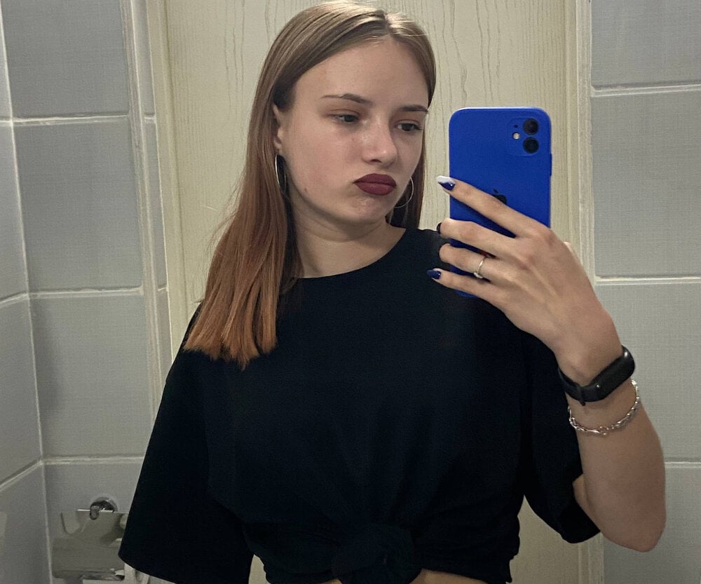 MelissiaKapaun Chatroom