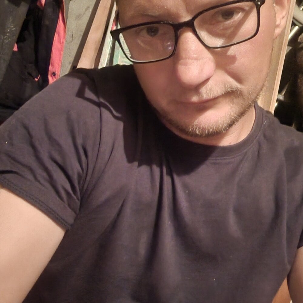 MeskaKurwa1988 Webcam Profile Picture MeskaKurwa1988 Chatroom