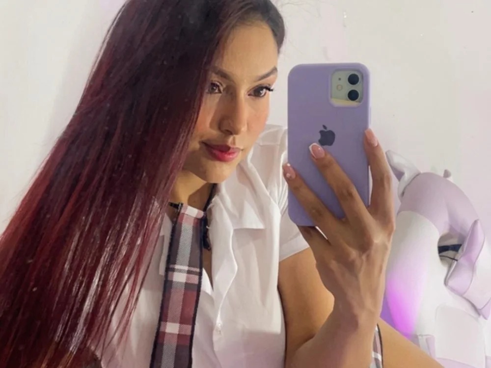 Mia-Monroee Chatroom