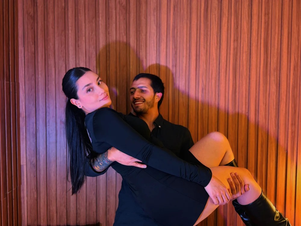 MiaAndRussel Chatroom
