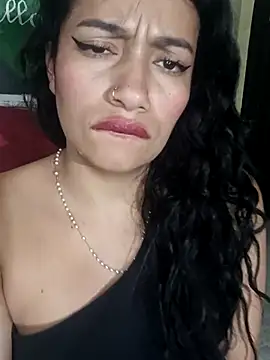 MiaBrowns1_- Chatroom