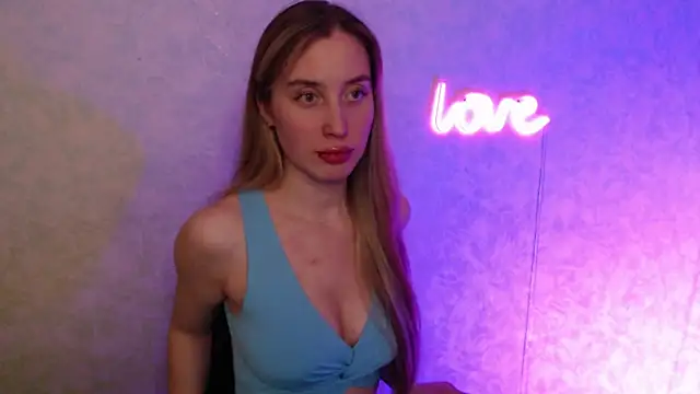 MiaMoore333 Chatroom