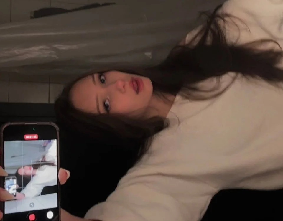 MiaNewstrom Chatroom