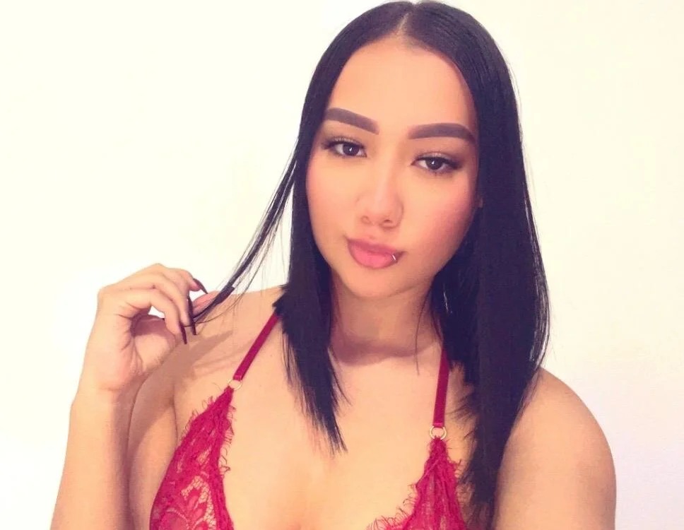 Mia_Bennett__ Chatroom