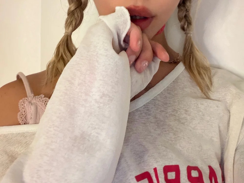 Mia_Delvane Chatroom