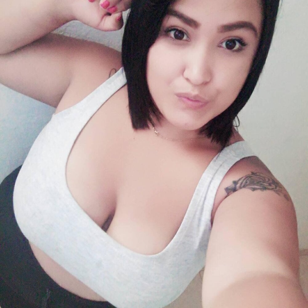 Mia_Jho Chatroom
