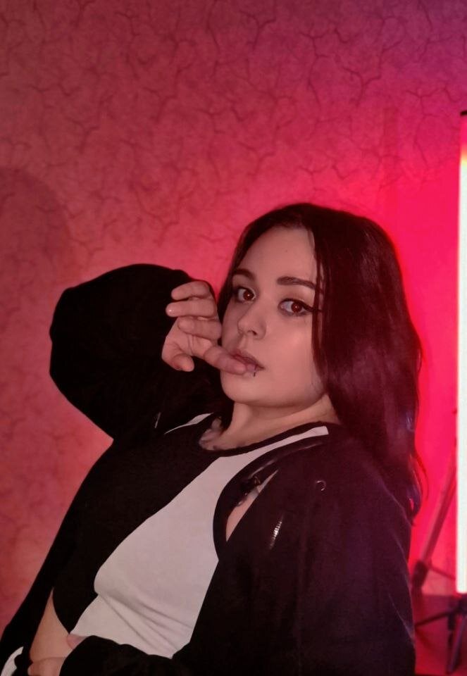Mia_R0ss Chatroom