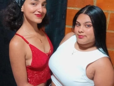 mia-and-roxie