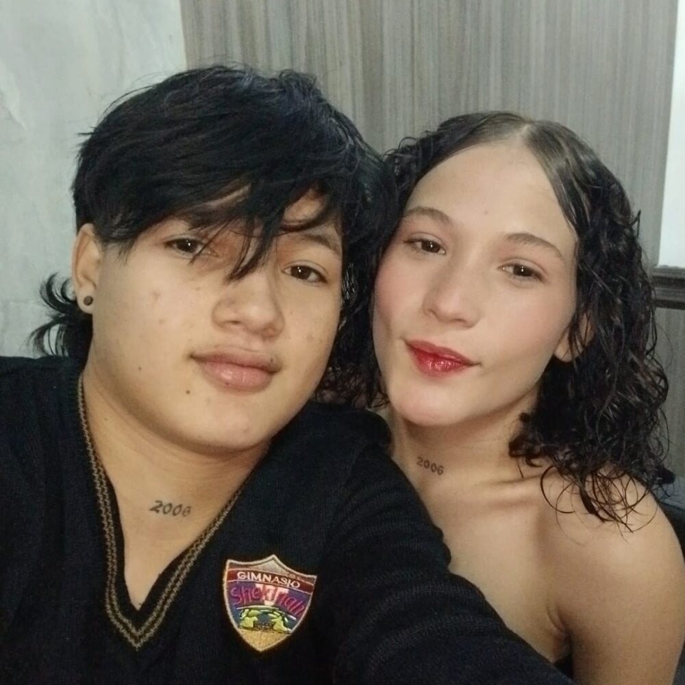 Mia_and_ellen Chatroom