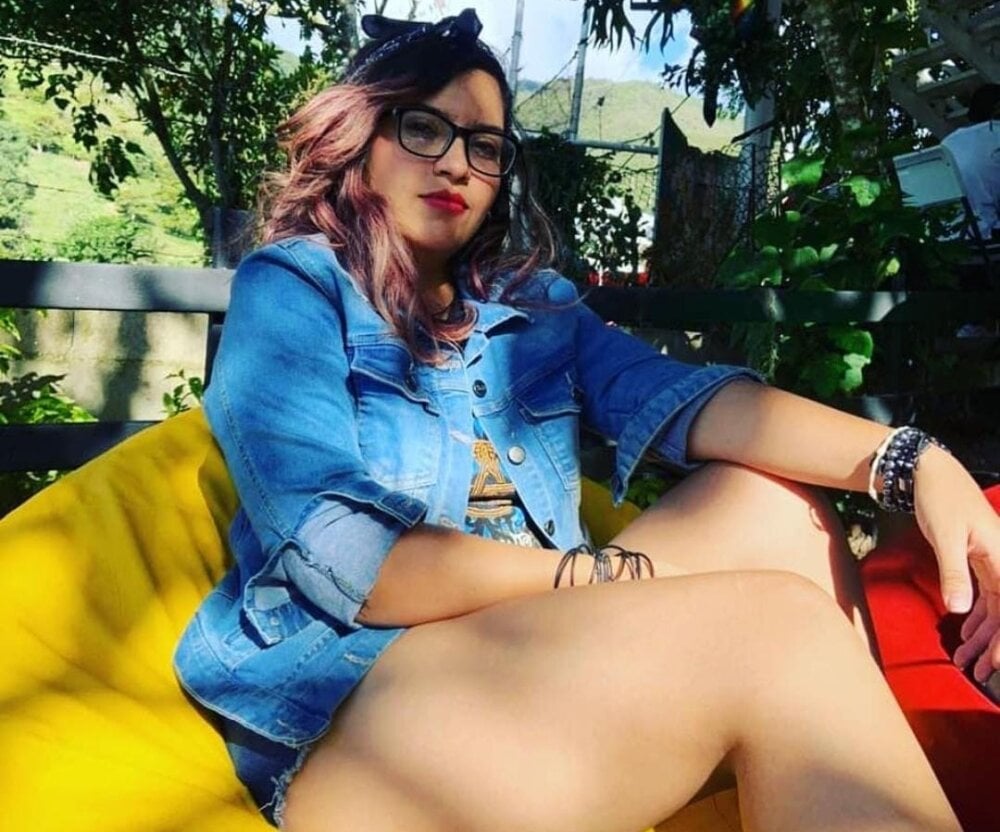 Mia_cooperr1 Chatroom