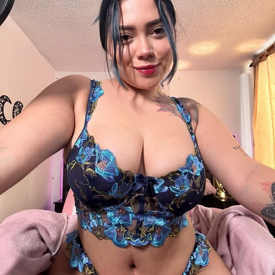 Mia_rouge_ Chatroom