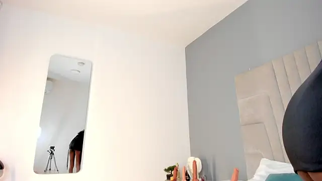 Mia_smith_x1 Chatroom